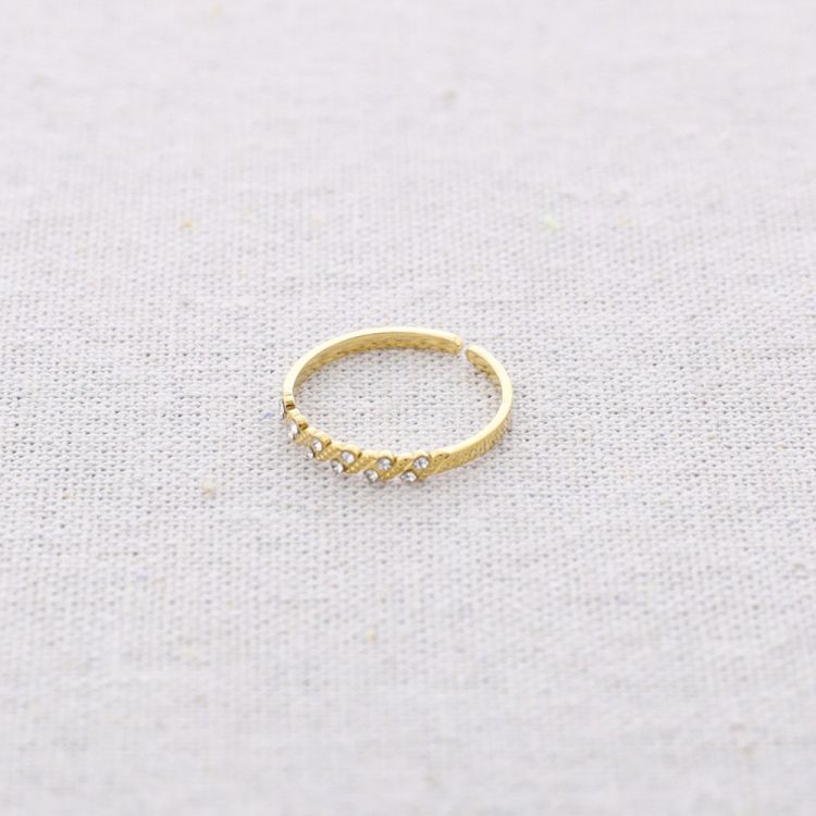 STEEL RING WITH PEARLS