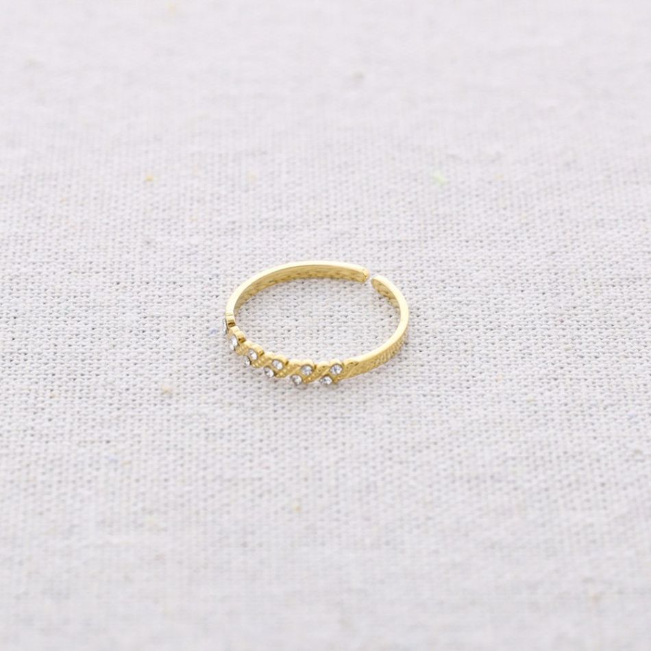 STEEL RING WITH PEARLS