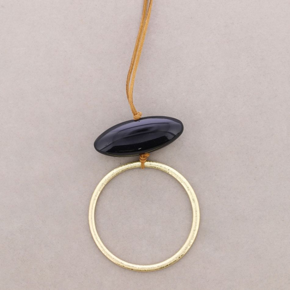 COLLAR LARGO COLGANTE METAL RESINA