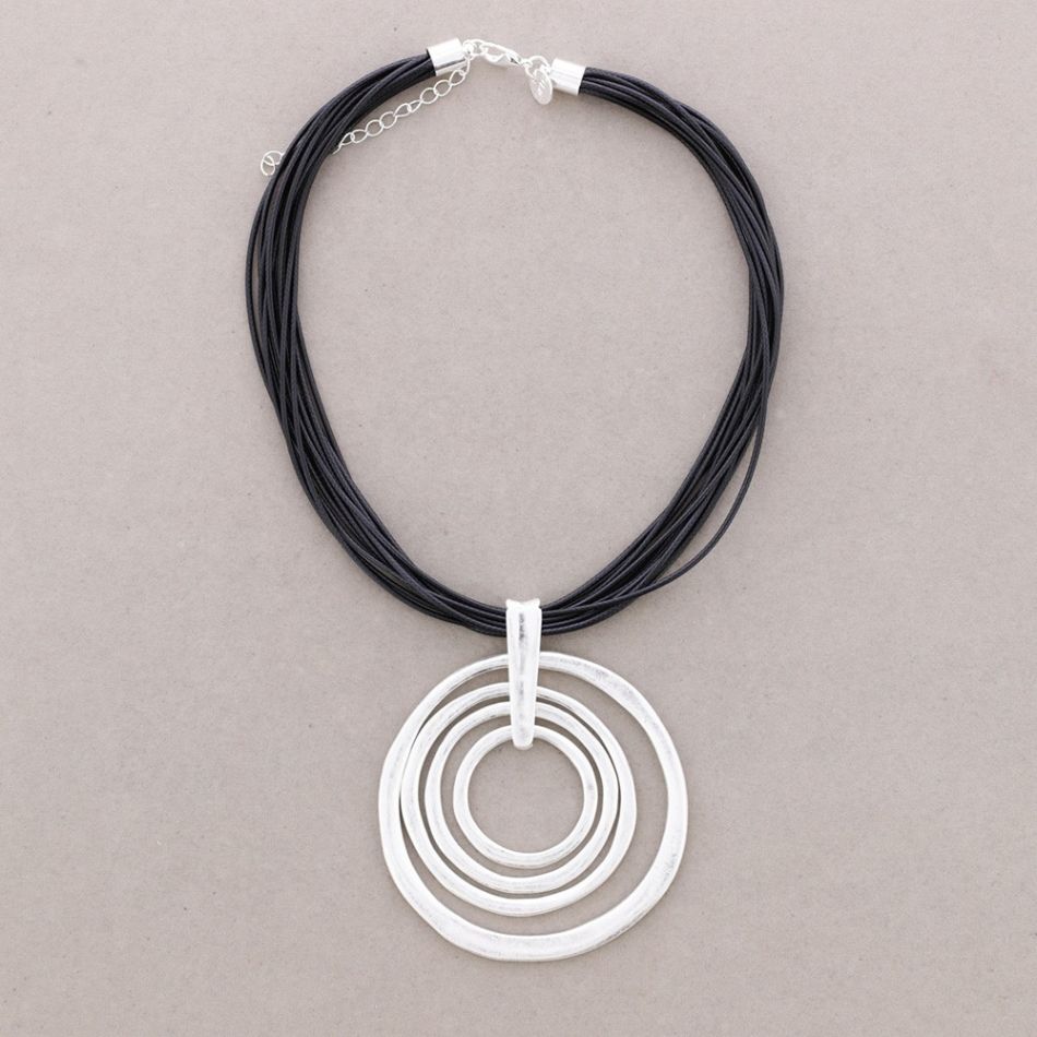 4 METAL RINGS NECKLACE