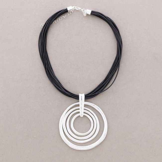 4 METAL RINGS NECKLACE