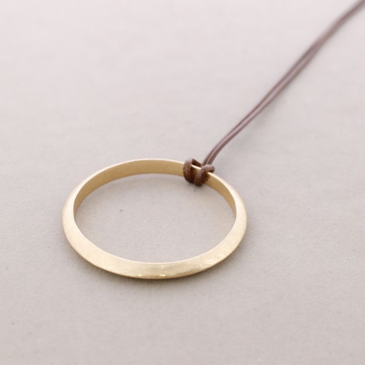 COLLAR LARGO COLGANTE ANILLA METAL