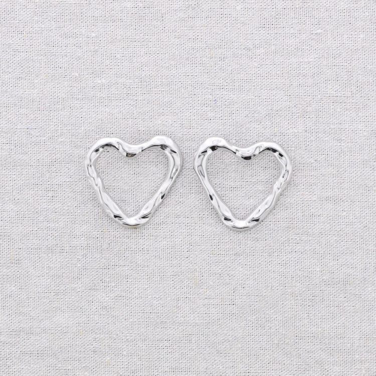 HEART STEEL EARRINGS 2