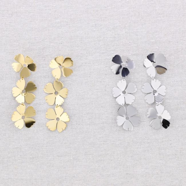 STEEL EARRINGS WITH FLOWER PENDANT