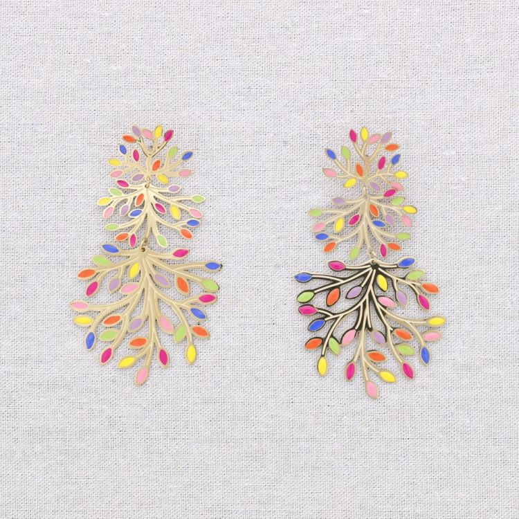 STEEL EARRINGS WITH CORAL ENAMEL PENDANT 2