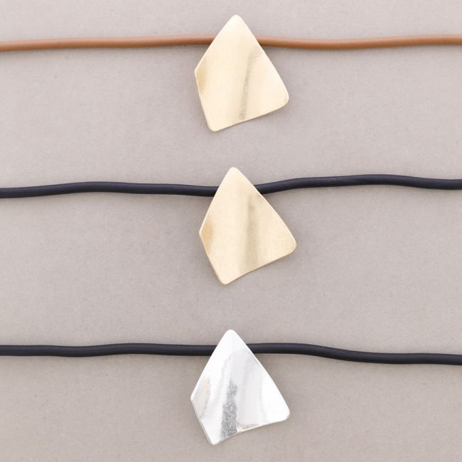 RUBBER CORD CHOKER METAL PENDANT