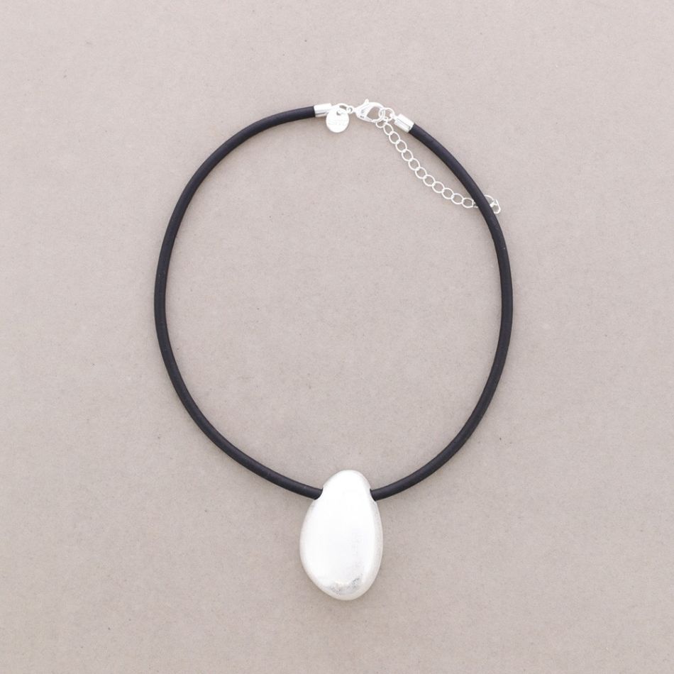 METAL DROP PENDANT CHOKER