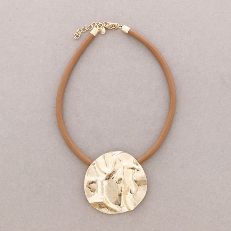 RUBBER CORD CHOKER METAL MEDALLION