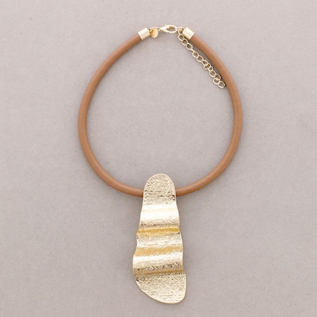 RUBBER CORD CHOKER IRREGULAR METAL PENDANT