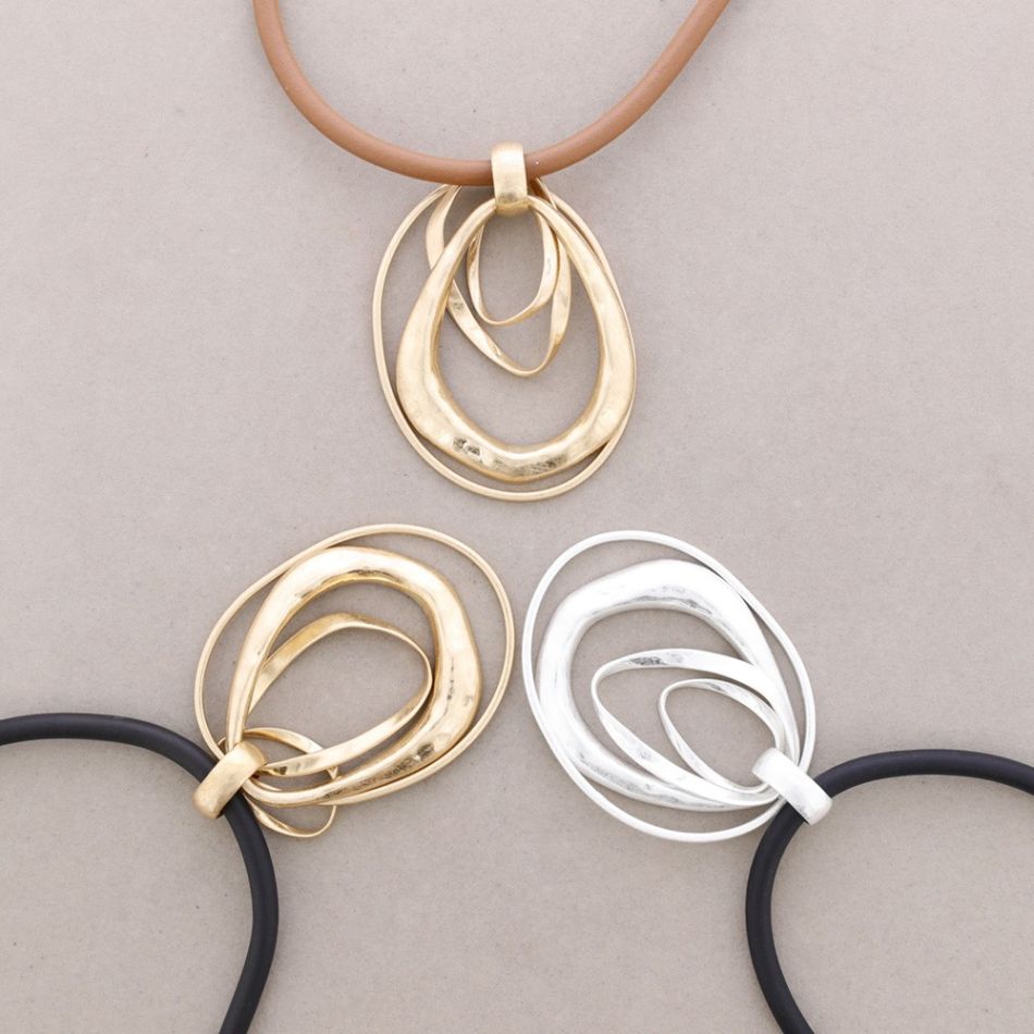 RUBBER CORD CHOKER PENDANT METAL RINGS