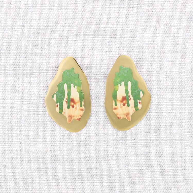 TRIANGULAR STEEL STUD EARRINGS DRAWING 2