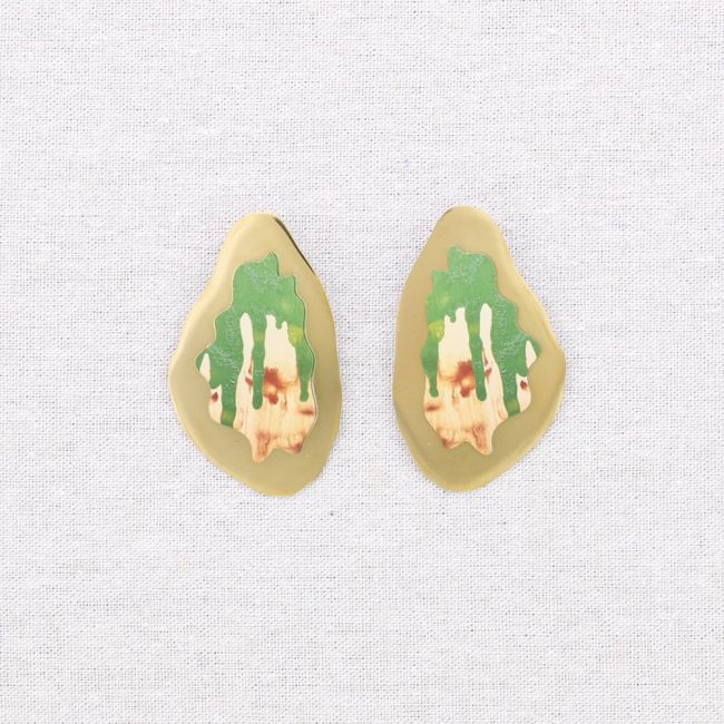 TRIANGULAR STEEL STUD EARRINGS DRAWING