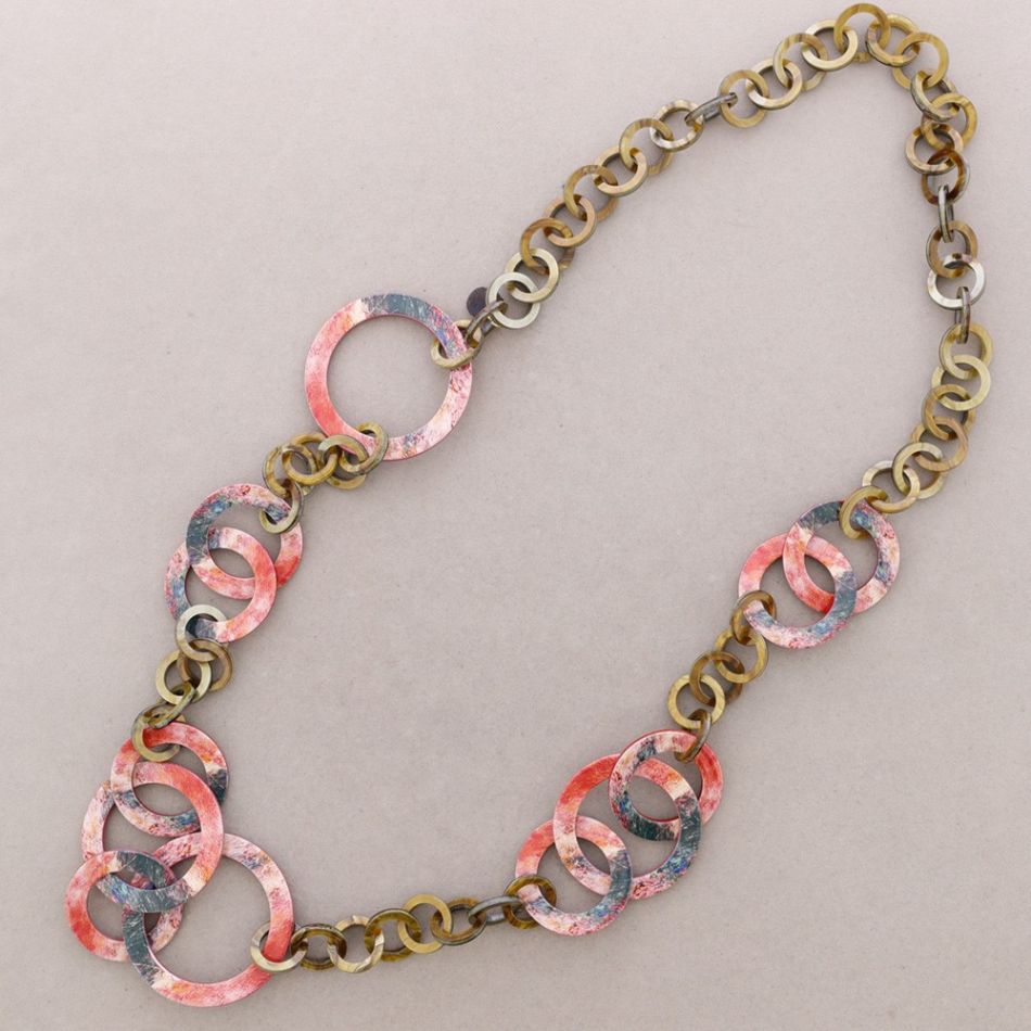 COLLAR LARGO ESLABONES RESINA DIBUJO