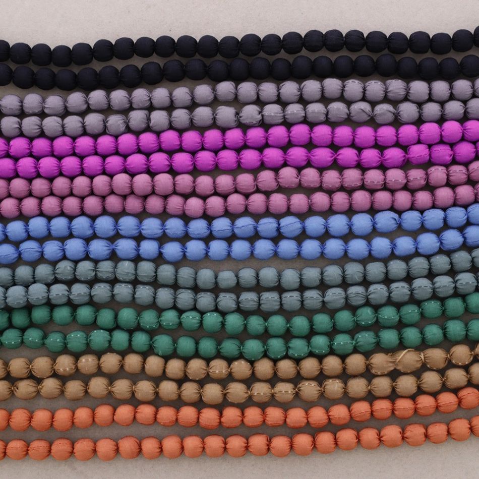 COLLAR LARGO BOLAS REVESTIDAS 1,1M