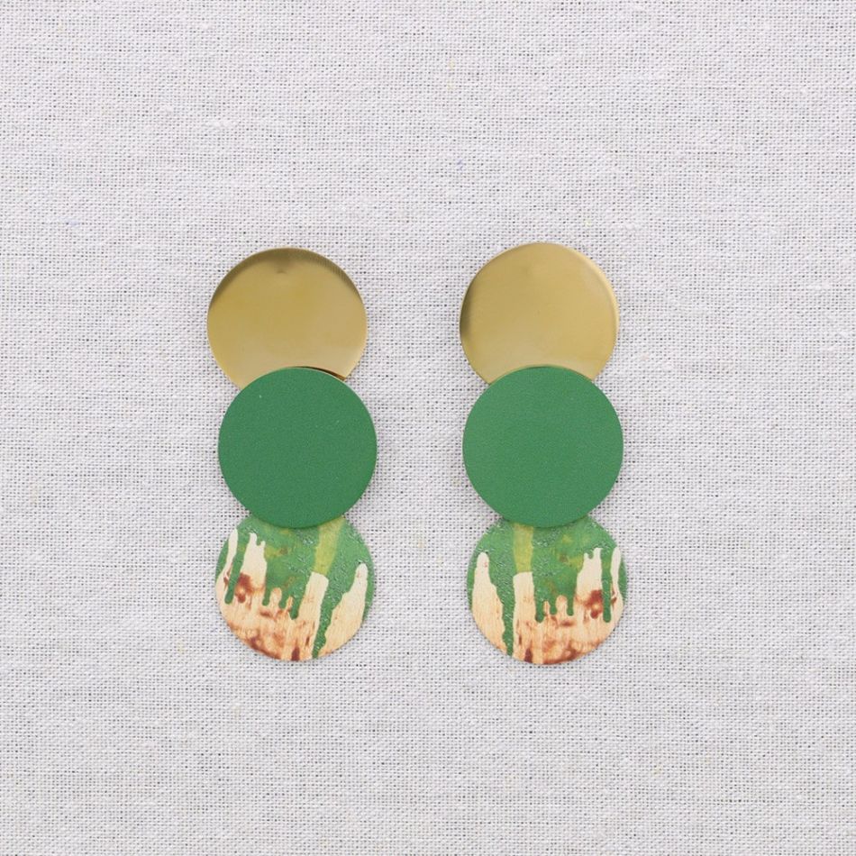 TRIPLE MEDAL STEEL EARRINGS DRAWING