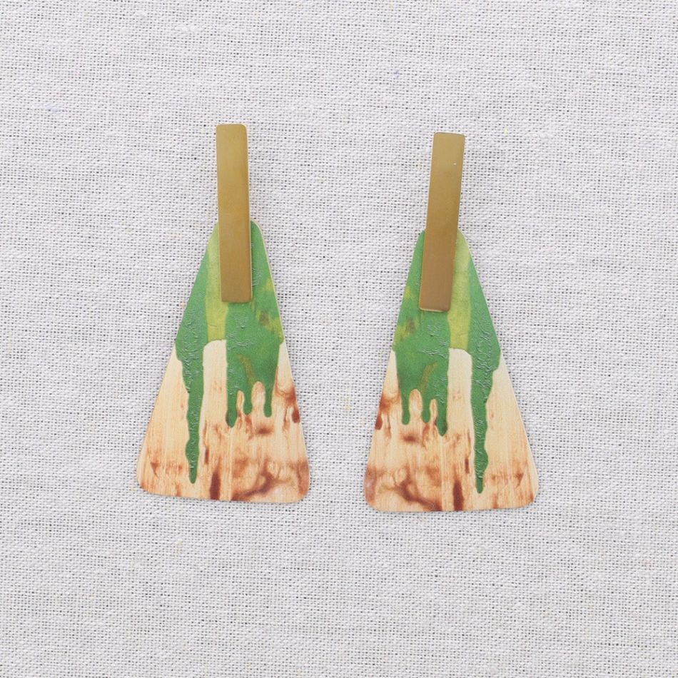 STEEL EARRINGS TRIANGULAR PENDANT DRAWING