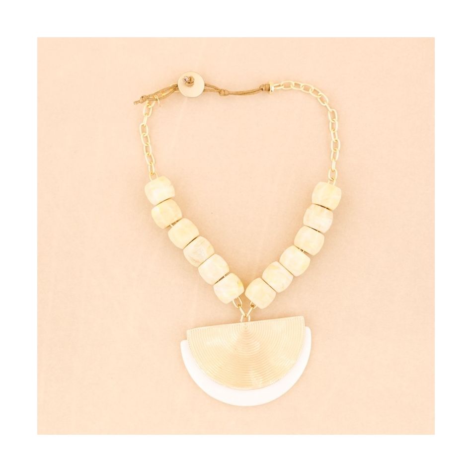 RESIN DOUBLE HALF MEDALLION SHORT NECKLACE