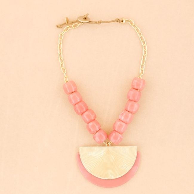 RESIN DOUBLE HALF MEDALLION SHORT NECKLACE