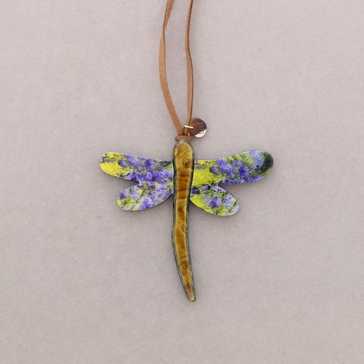 COLLAR LARGO COLGANTE LIBÉLULA RESINA DIBUJO