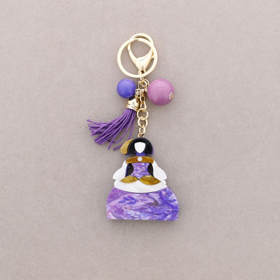 KEYCHAIN GIRL RESIN DRAWING