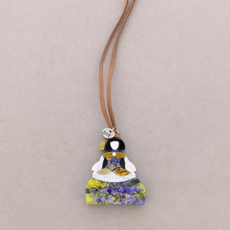 COLLAR LARGO COLGANTE MENINA RESINA DIBUJO