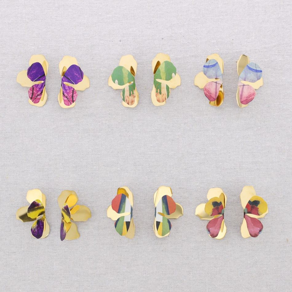 PENDIENTES ACERO MEDIA FLOR DIBUJO