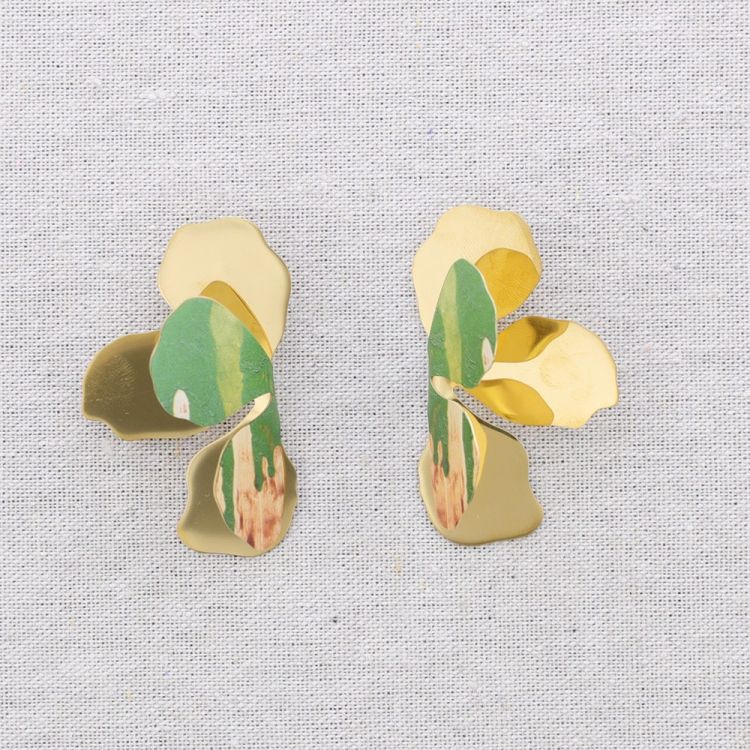 HALF FLOWER DRAWING STEEL EARRINGS 2