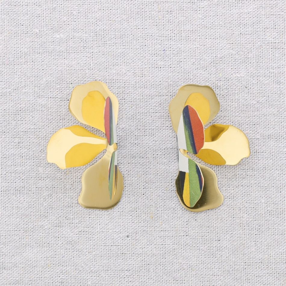 HALF FLOWER DRAWING STEEL EARRINGS