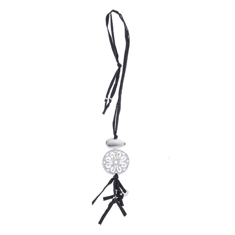 COLLAR LARGO TUBO LAZO MEDALLA FLECO
