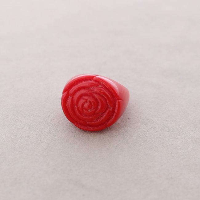 ROSE RESIN RING