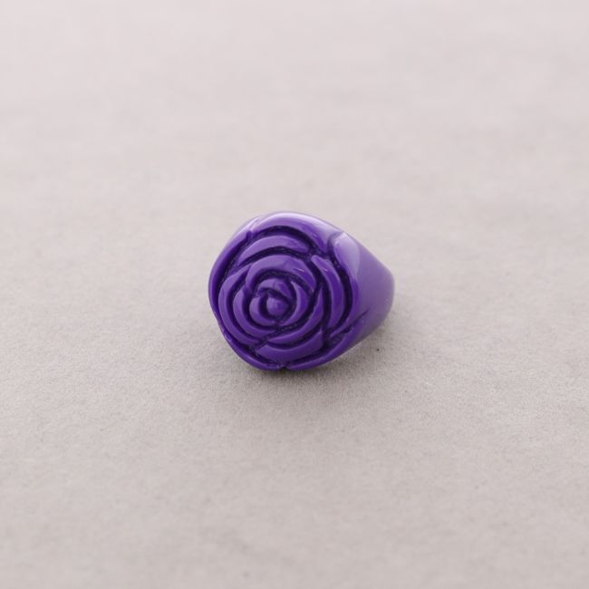 ROSE RESIN RING