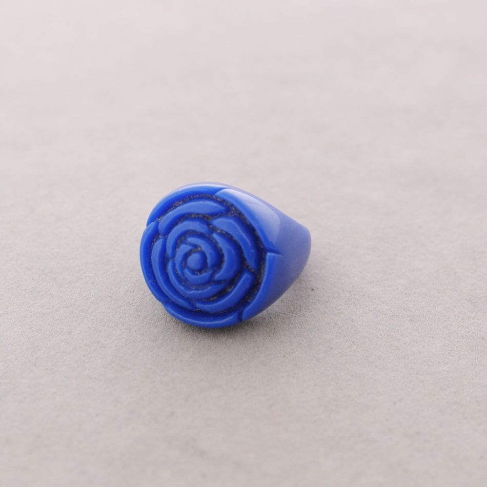 ROSE RESIN RING