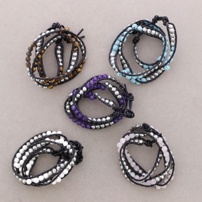PULSERA CUERO CUENTAS METAL PIEDRAS