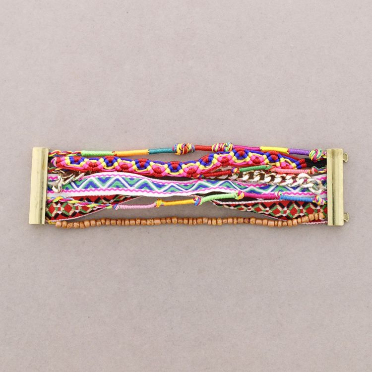 SEVERAL MAGNET CLOSURE BRACELET