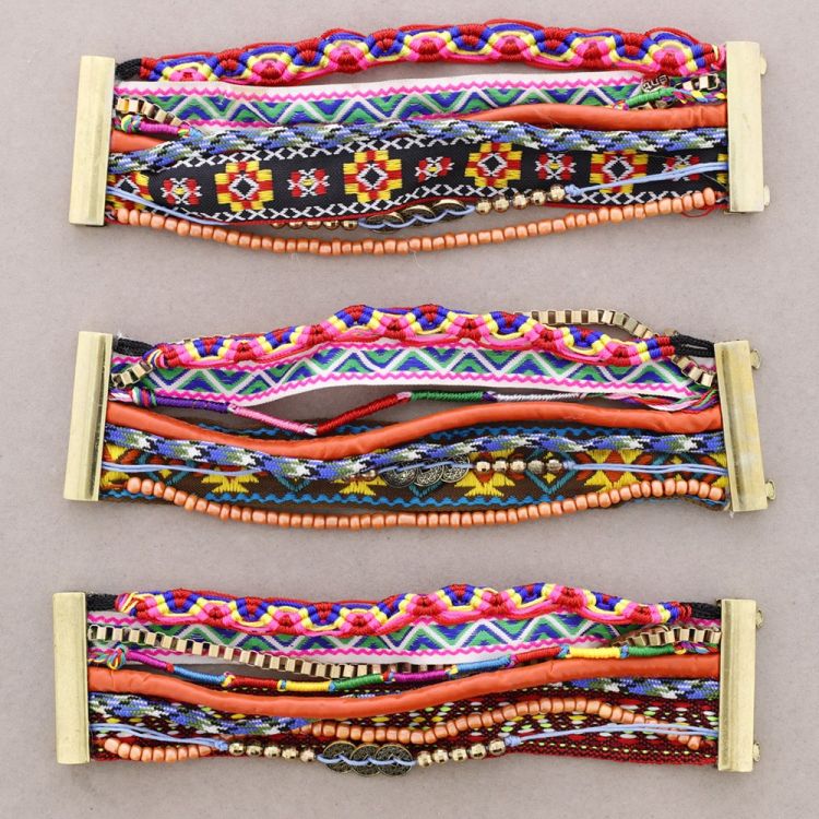 MULTI-ROW BRACELET WITH MAGNETIC CLOSURE 2