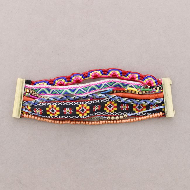 MULTI-ROW BRACELET WITH MAGNETIC CLOSURE