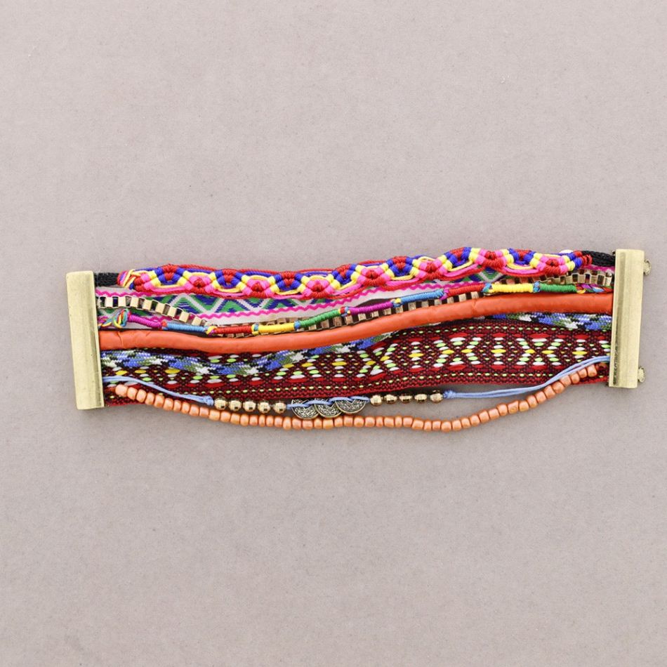 MULTI-ROW BRACELET WITH MAGNETIC CLOSURE