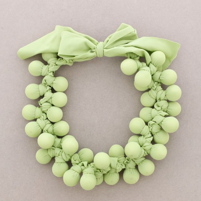 CHOKER WITH CLOTH-LINED BALLS