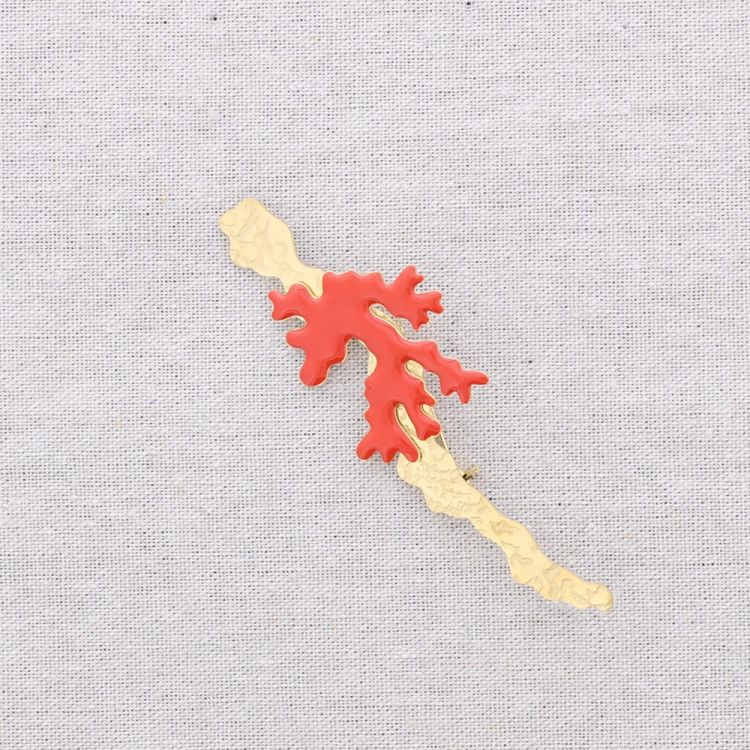 BROCHE ACERO CORAL ESMALTE