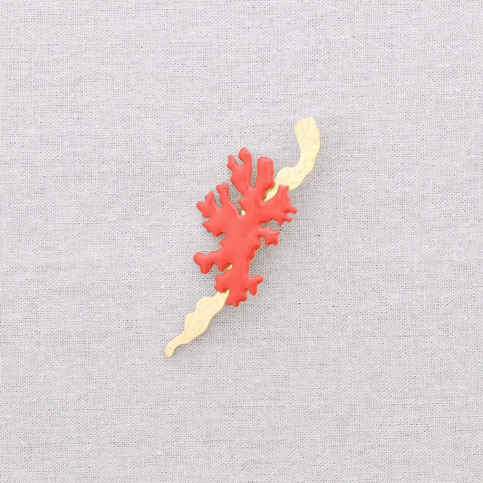 BROCHE ACERO CORAL ESMALTE