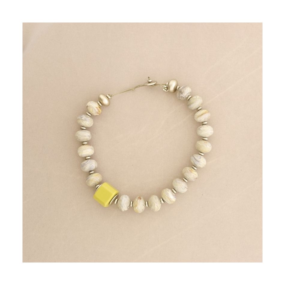FACETED RESIN BEADS SHORT NECKLACE