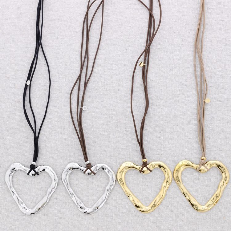 COLLAR LARGO ACERO ELASTICO COLGANTE CORAZÓN 2