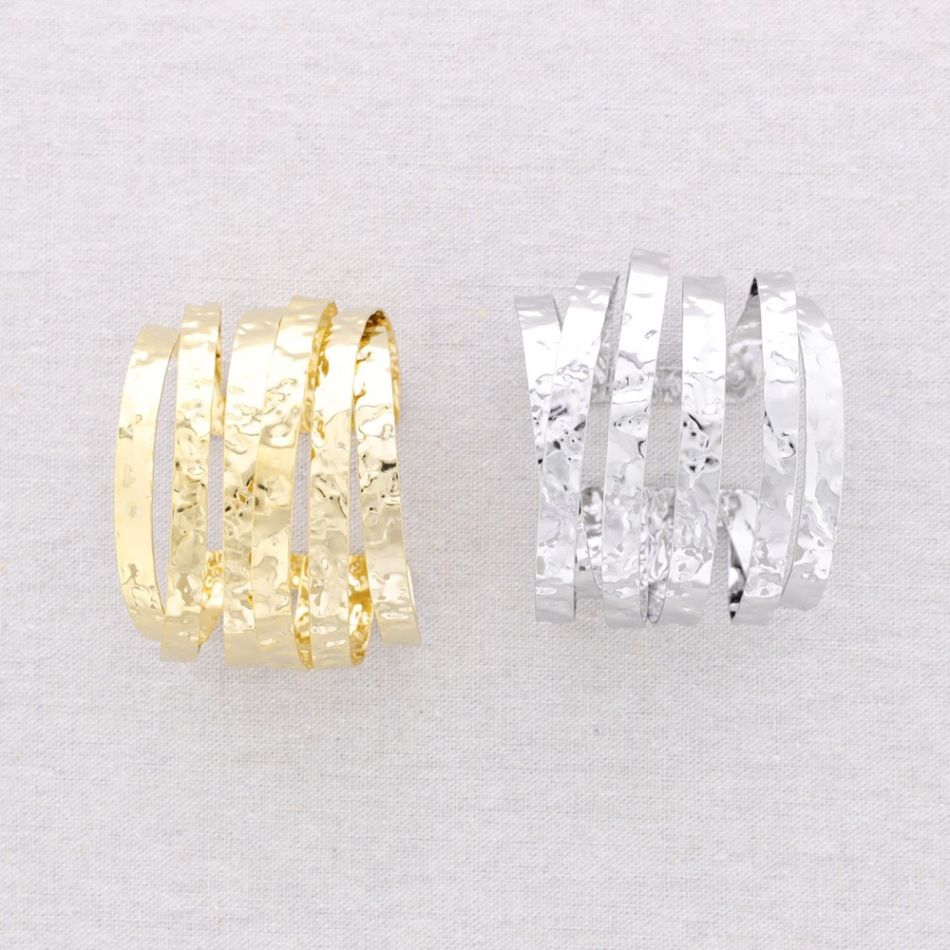 ADJUSTABLE SHAPE STEEL BRACELET