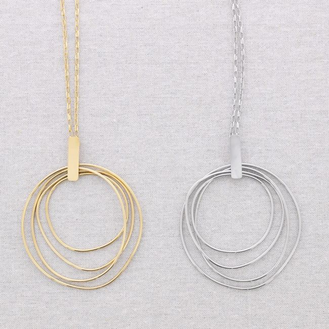 LONG STEEL NECKLACE WITH 4 HOOPS PENDANT