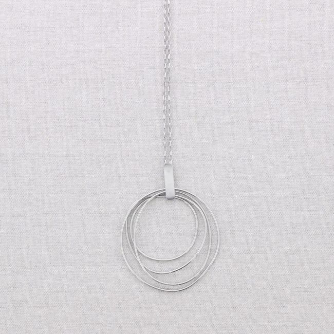 LONG STEEL NECKLACE WITH 4 HOOPS PENDANT