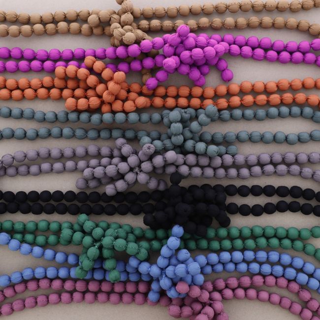 LONG NECKLACE WITH COATED BALLS