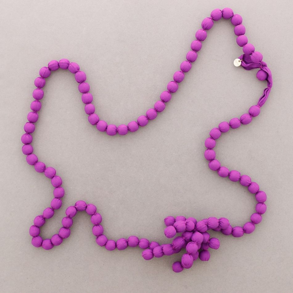 COLLAR LARGO BOLAS REVESTIDAS