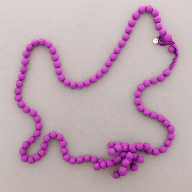 COLLAR LARGO BOLAS REVESTIDAS
