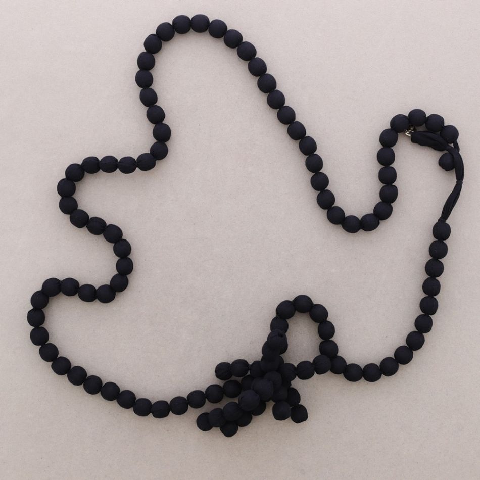 LONG NECKLACE WITH COATED BALLS
