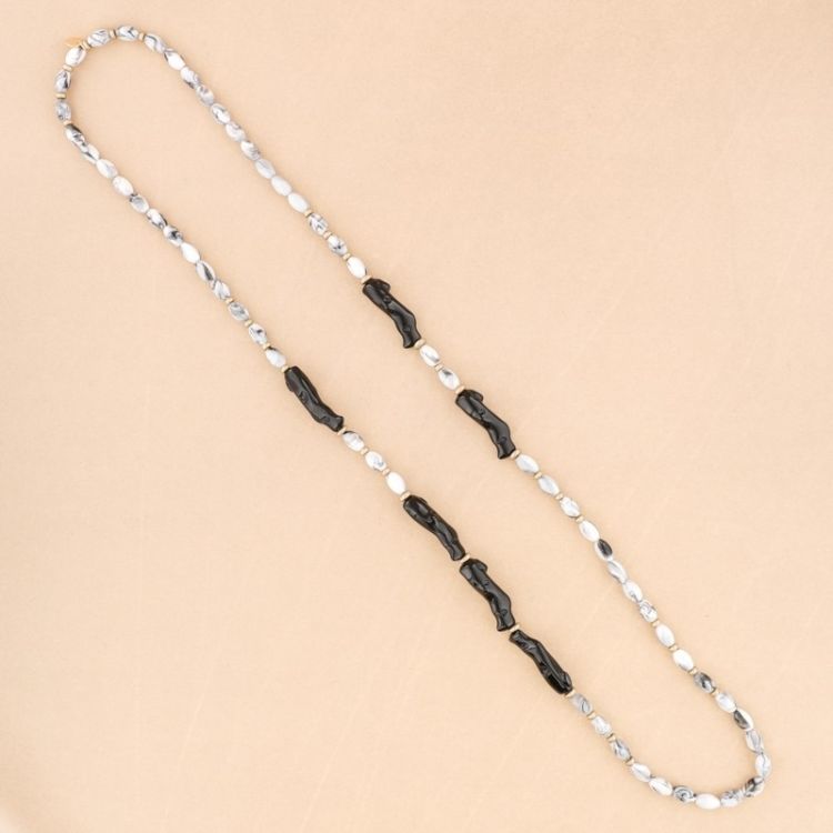 LONG NECKLACE WITH RESIN BEADS 2